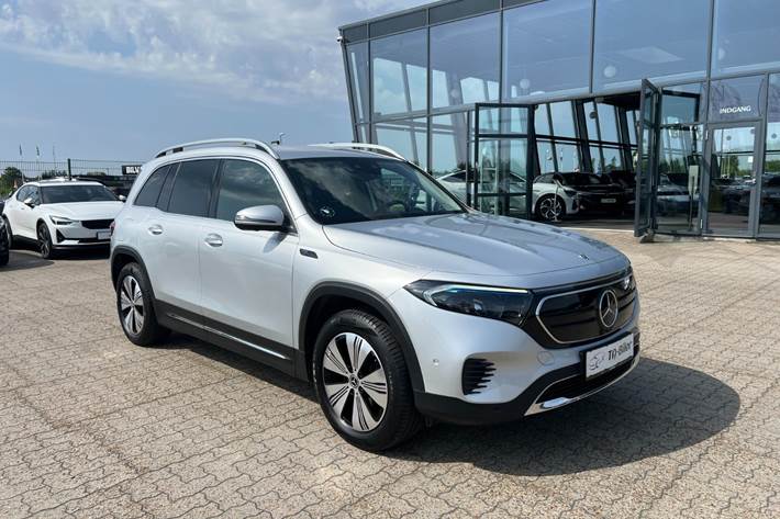 Sølv Mercedes EQB250 fra 2023