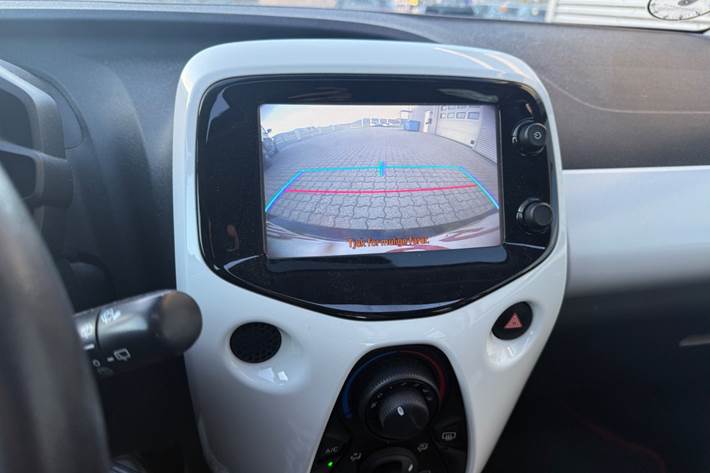 Hvid Toyota Aygo fra 2015
