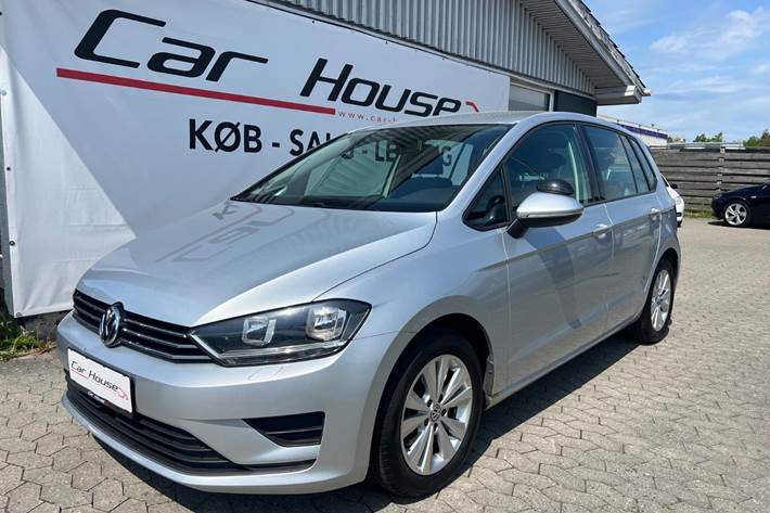 Sølv VW Golf Sportsvan fra 2015