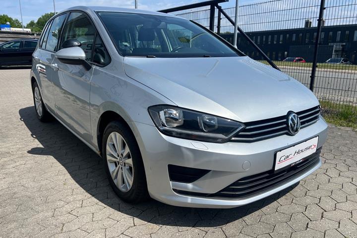 Sølv VW Golf Sportsvan fra 2015