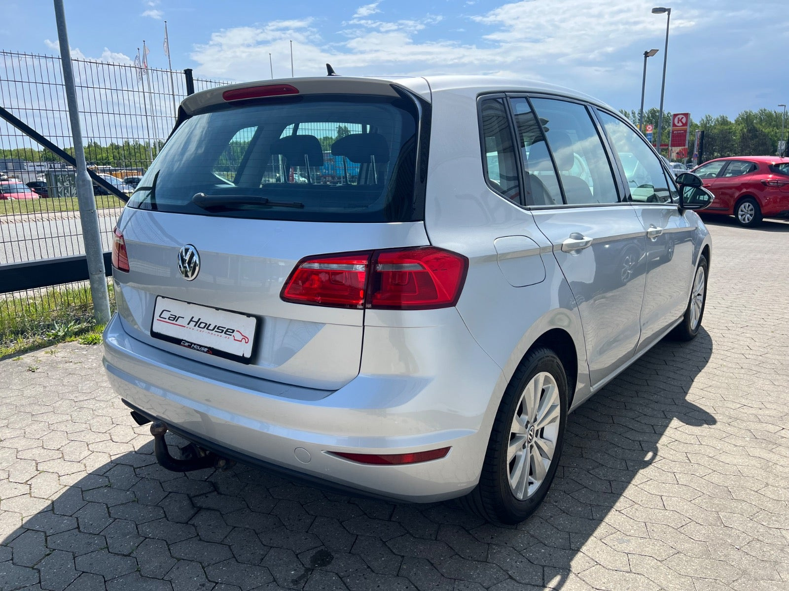 Sølv VW Golf Sportsvan fra 2015