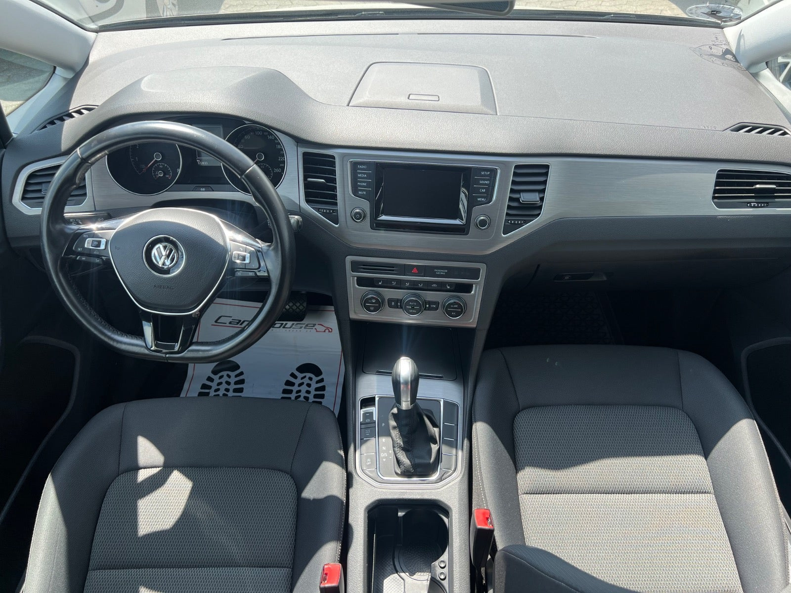 Sølv VW Golf Sportsvan fra 2015