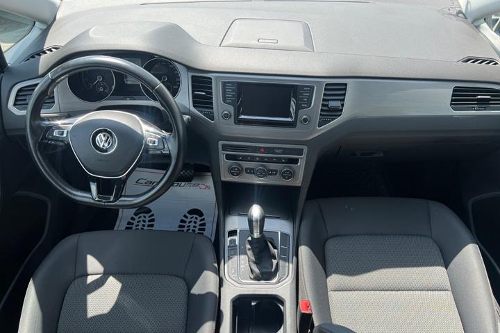 Sølv VW Golf Sportsvan fra 2015