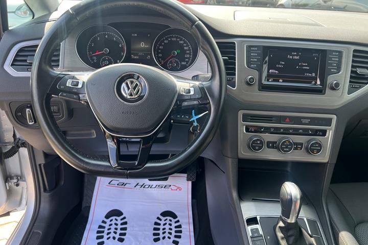 Sølv VW Golf Sportsvan fra 2015