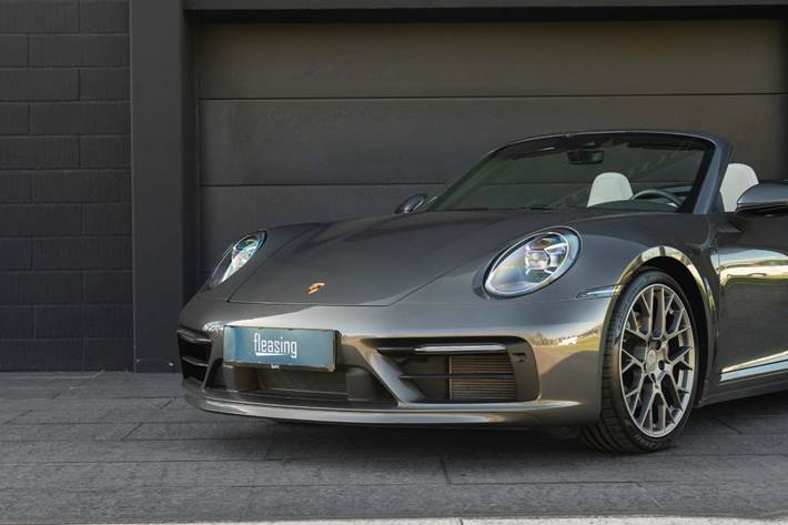 Grå Porsche 911 Carrera 4S fra 2020