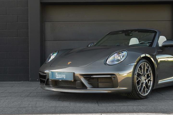 Grå Porsche 911 Carrera 4S fra 2020