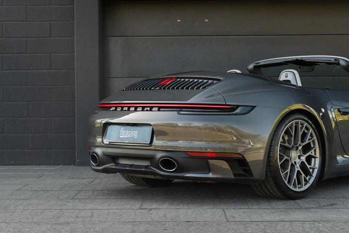 Grå Porsche 911 Carrera 4S fra 2020