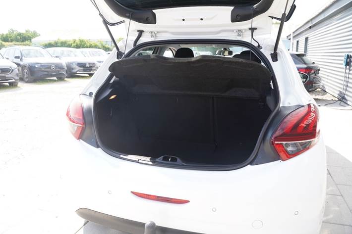 Hvid Peugeot 208 fra 2016