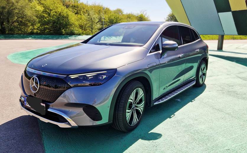 Mercedes EQE350+ SUV