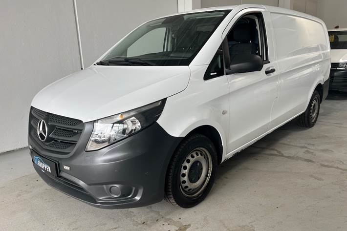 Gul Mercedes Vito 114 fra 2017