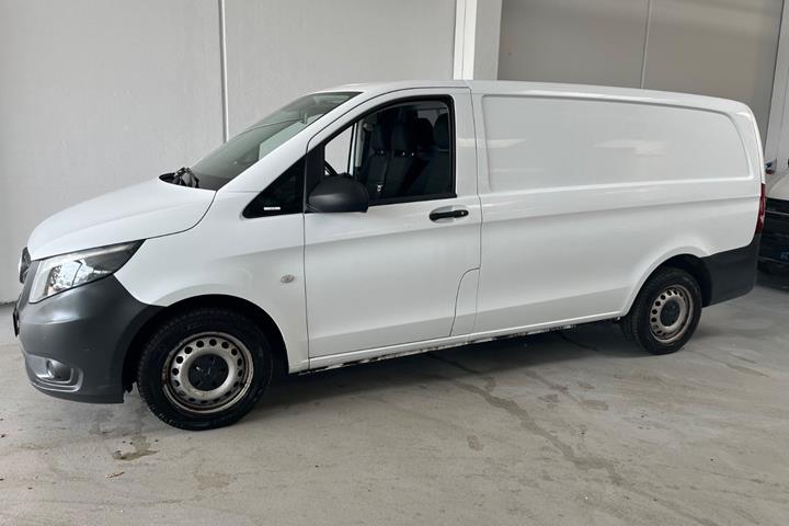 Gul Mercedes Vito 114 fra 2017