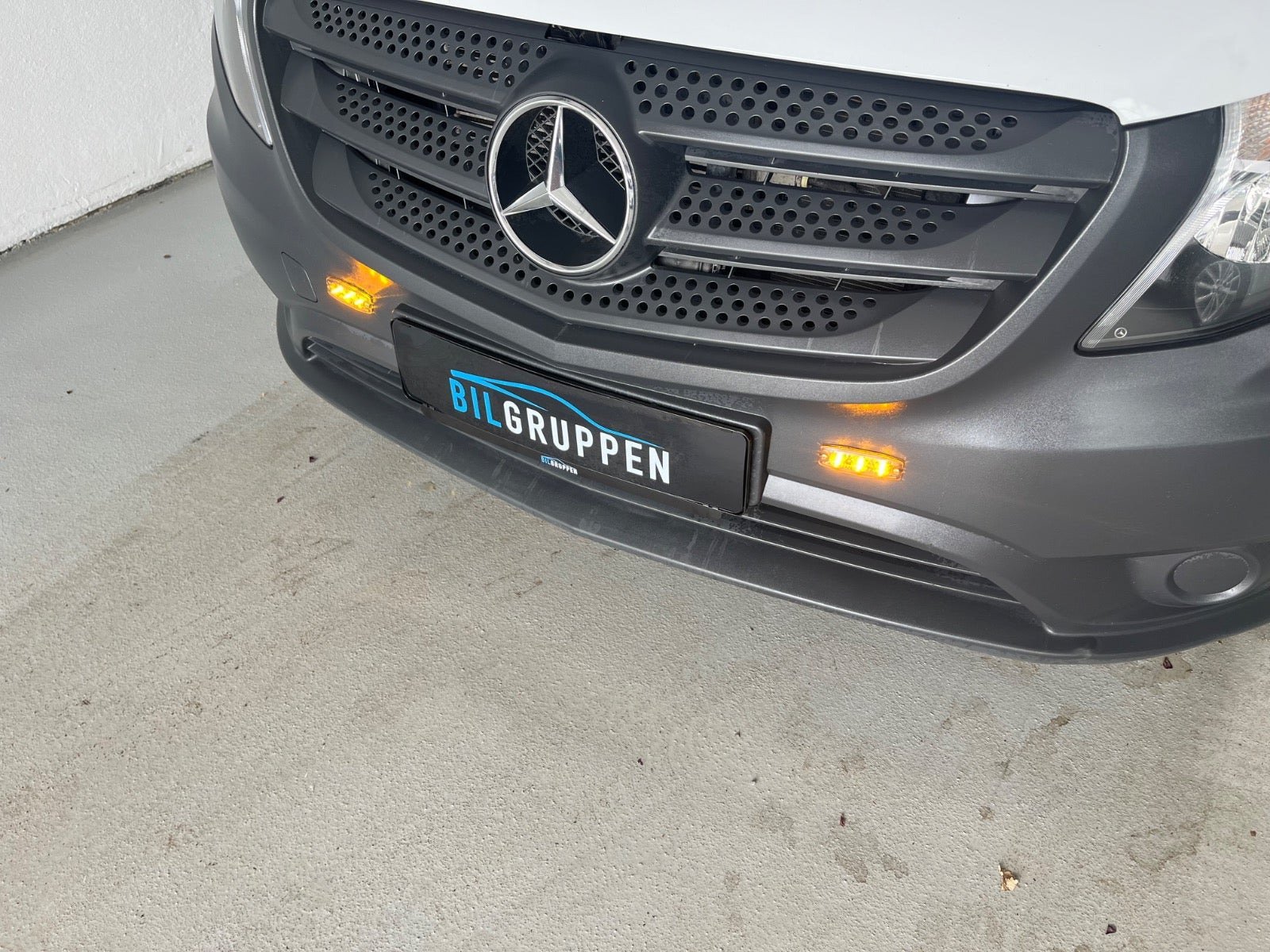 Gul Mercedes Vito 114 fra 2017