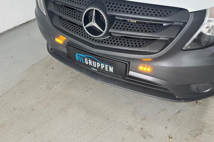 Gul Mercedes Vito 114 fra 2017