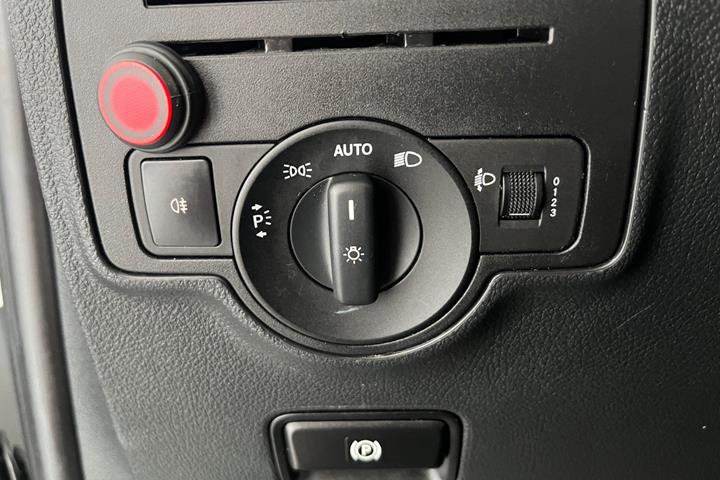 Gul Mercedes Vito 114 fra 2017