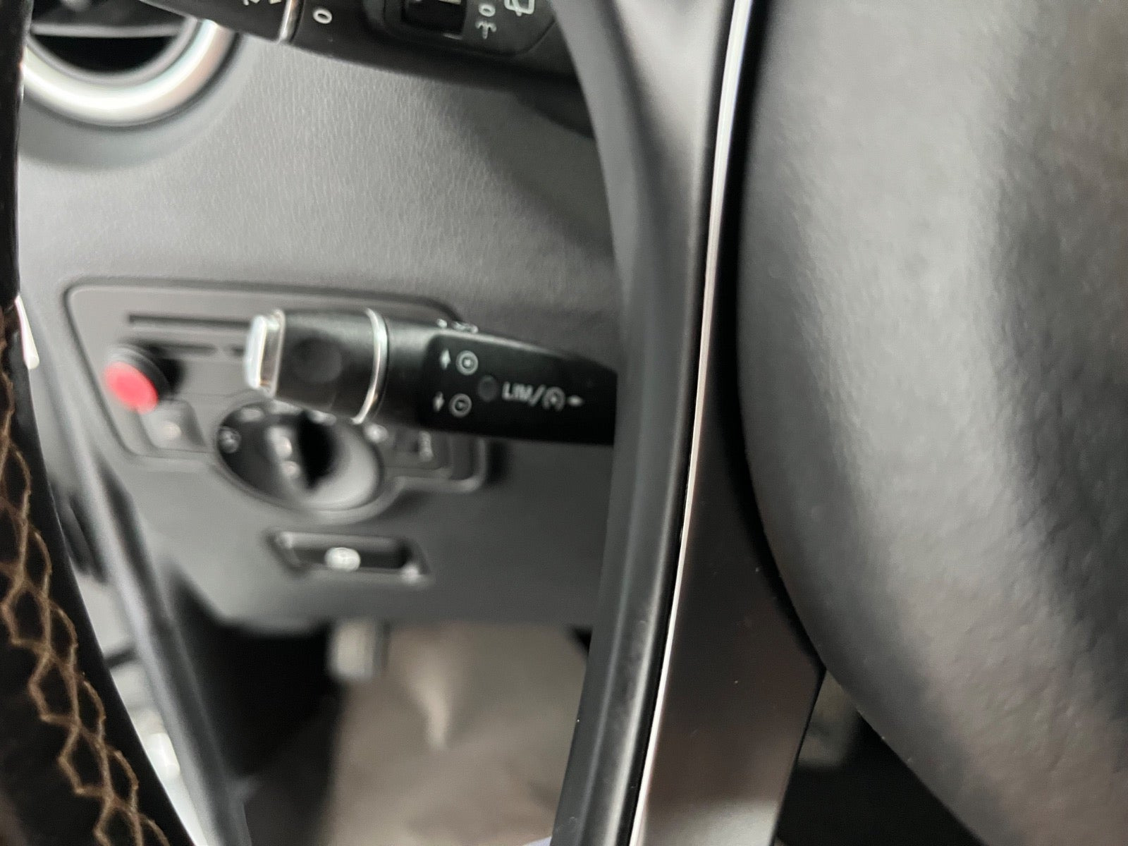 Gul Mercedes Vito 114 fra 2017