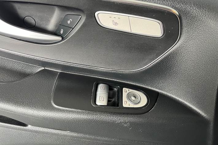 Gul Mercedes Vito 114 fra 2017