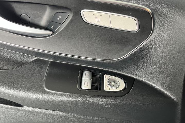 Gul Mercedes Vito 114 fra 2017