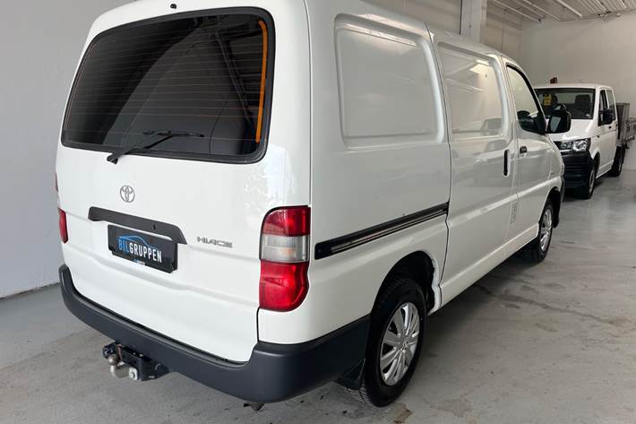 Hvid Toyota HiAce fra 2009