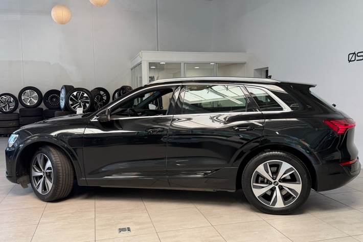 Sort Audi Q8 e-tron fra 2024