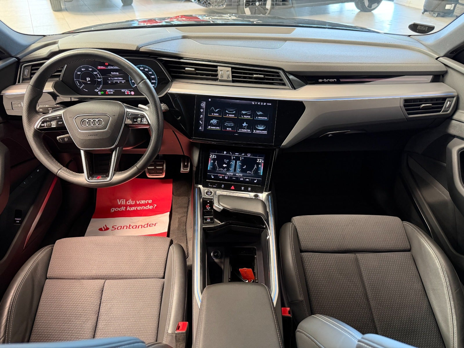 Sort Audi Q8 e-tron fra 2024