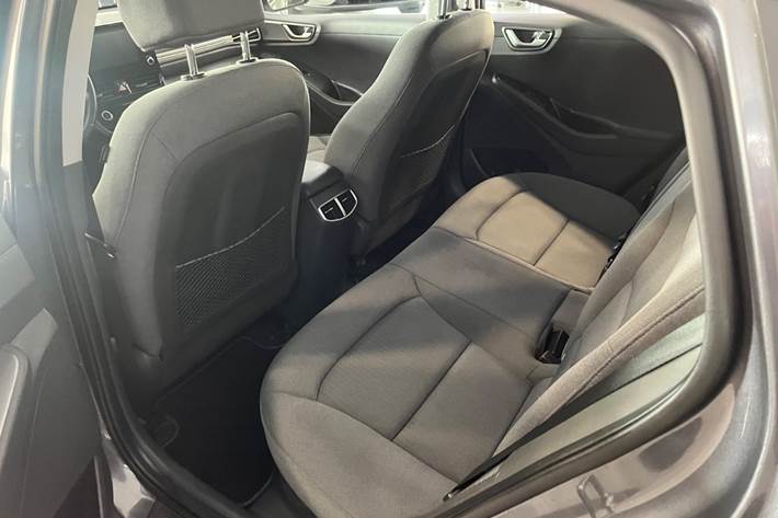 Grå Hyundai Ioniq fra 2020