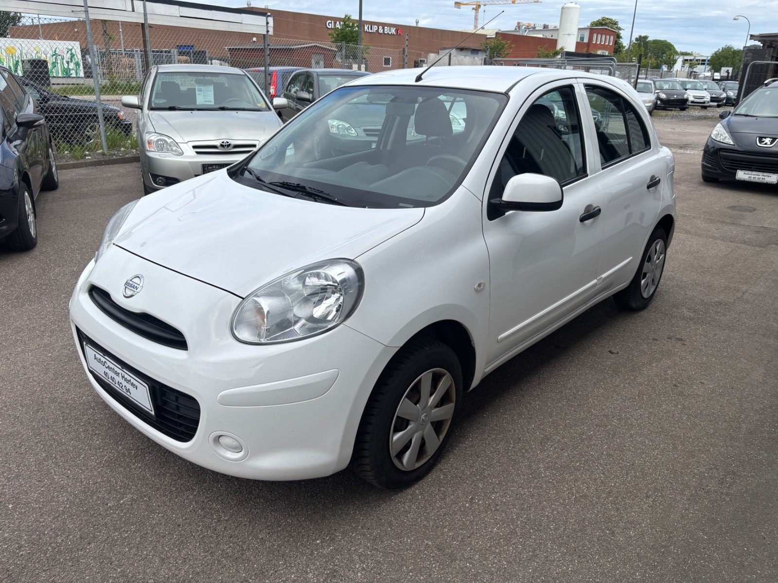 Hvid Nissan Micra fra 2012