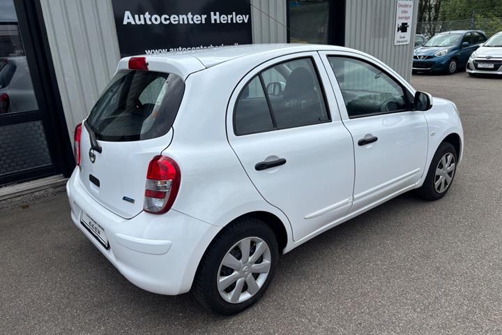 Hvid Nissan Micra fra 2012