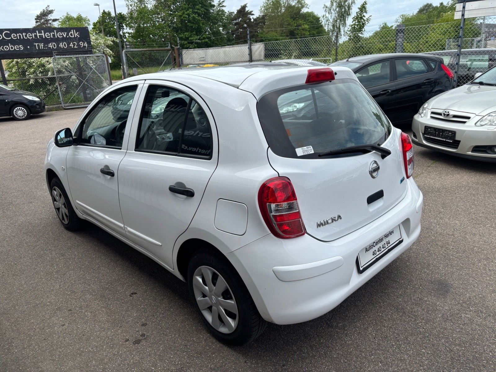 Hvid Nissan Micra fra 2012