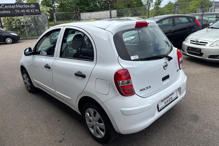 Hvid Nissan Micra fra 2012