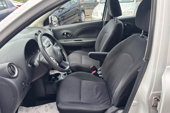 Hvid Nissan Micra fra 2012