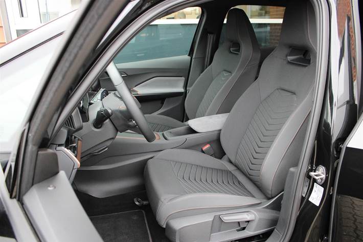 Sort Cupra Born fra 2025