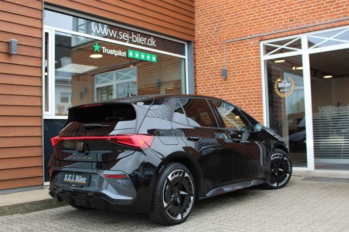 Sort Cupra Born fra 2025