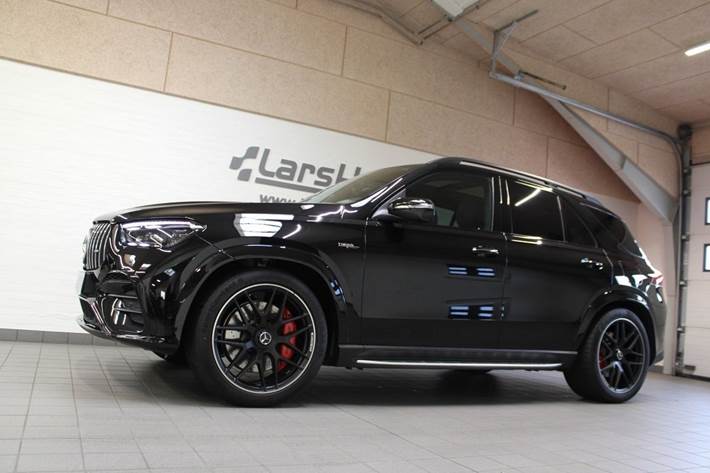 Sort Mercedes GLE53 fra 2025