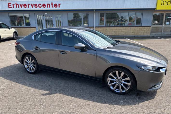 Grå Mazda 3 fra 2019