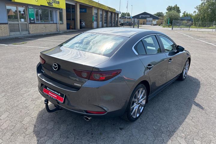 Grå Mazda 3 fra 2019
