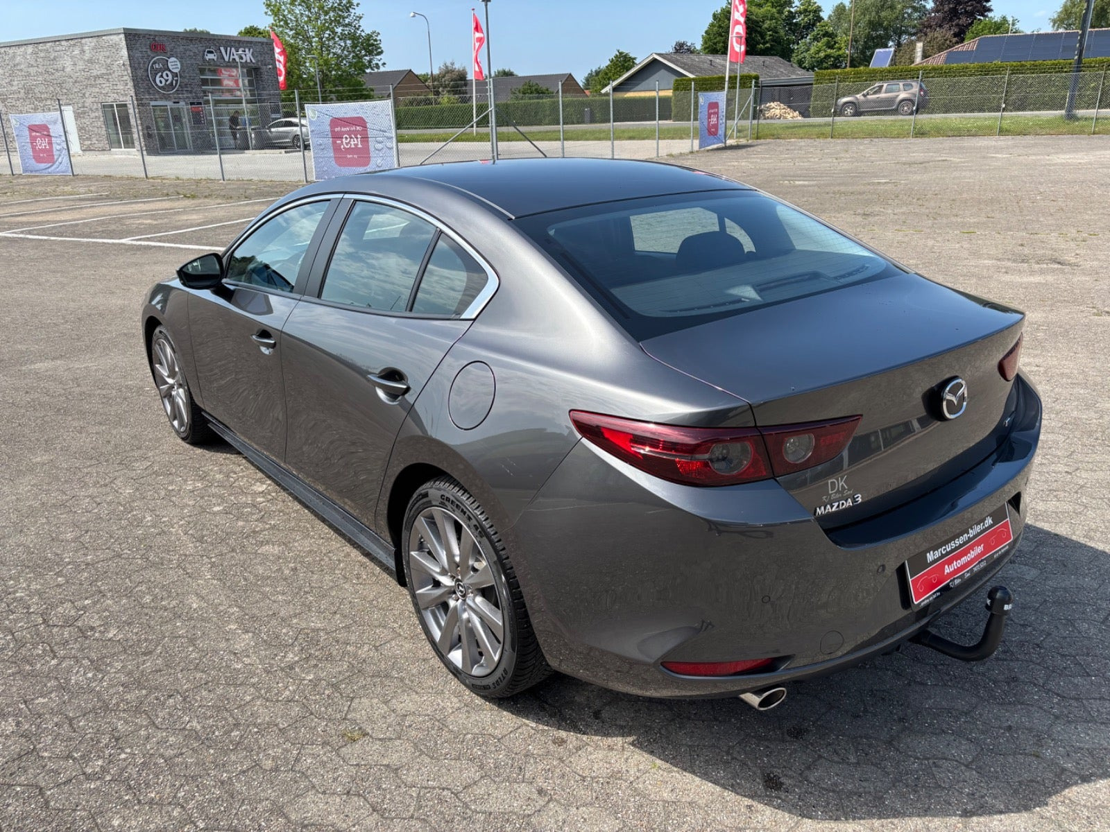 Grå Mazda 3 fra 2019