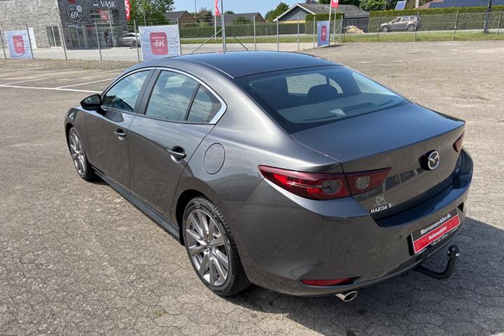 Grå Mazda 3 fra 2019