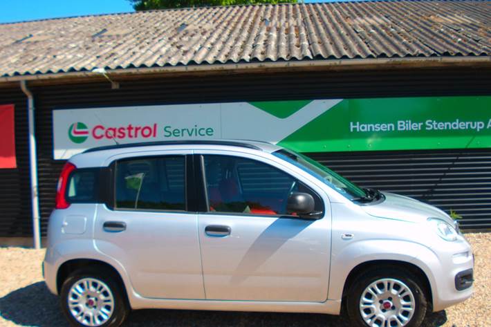 Sølv Fiat Panda fra 2012