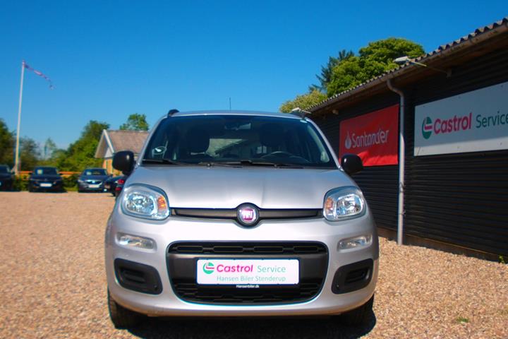 Sølv Fiat Panda fra 2012
