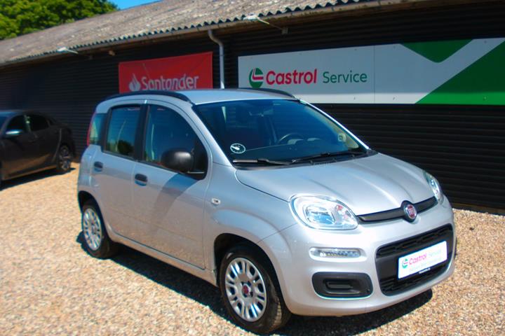 Sølv Fiat Panda fra 2012
