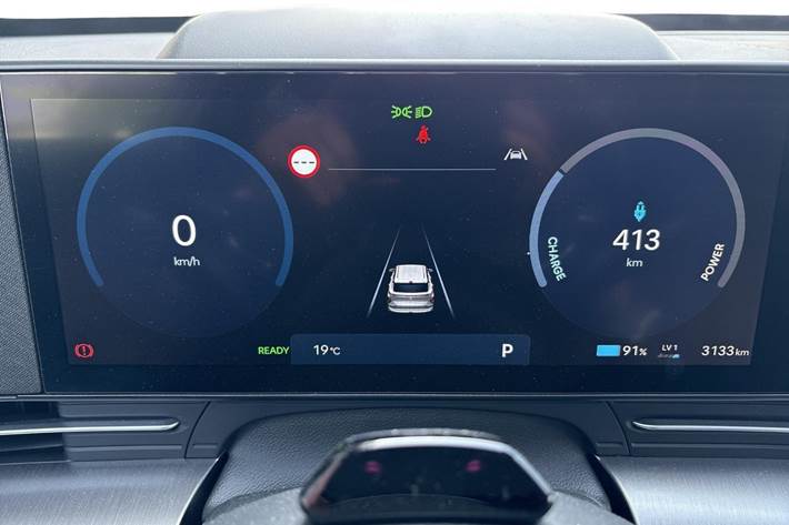 Grå Hyundai Kona fra 2025
