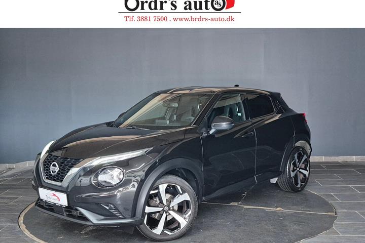 Sort Nissan Juke fra 2021 set udefra