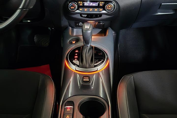 Sort Nissan Juke fra 2021