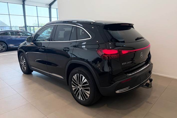 Sort Mercedes EQA250+ fra 2025