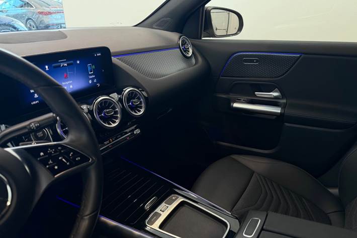 Sort Mercedes EQA250+ fra 2025