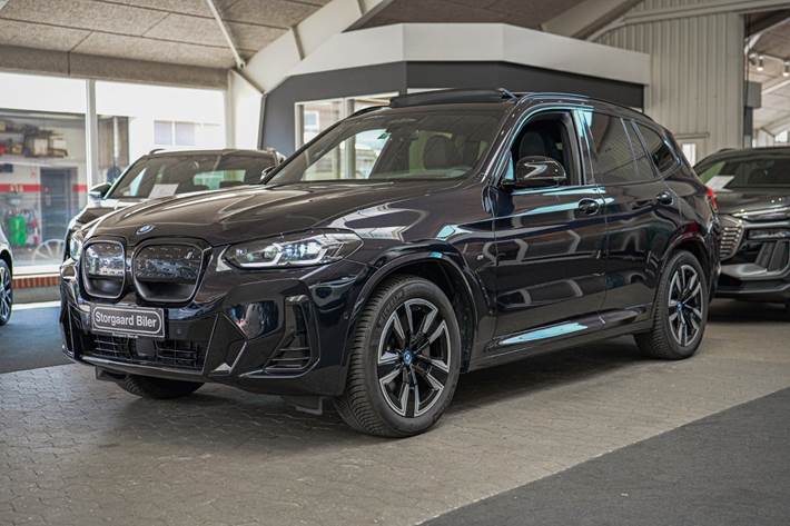 Sort BMW iX3 fra 2023
