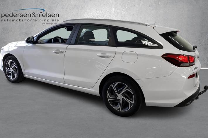 Hvid Hyundai i30 fra 2021