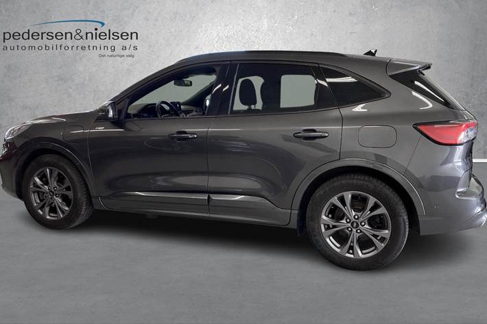 Sort Ford Kuga fra 2020
