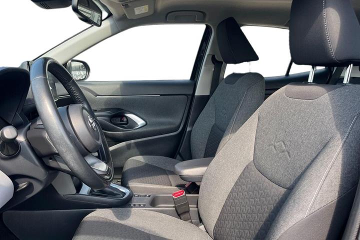 Sort Toyota Yaris Cross fra 2022