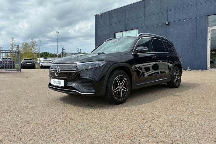 Sort Mercedes EQB 250+ fra 2023 set udefra